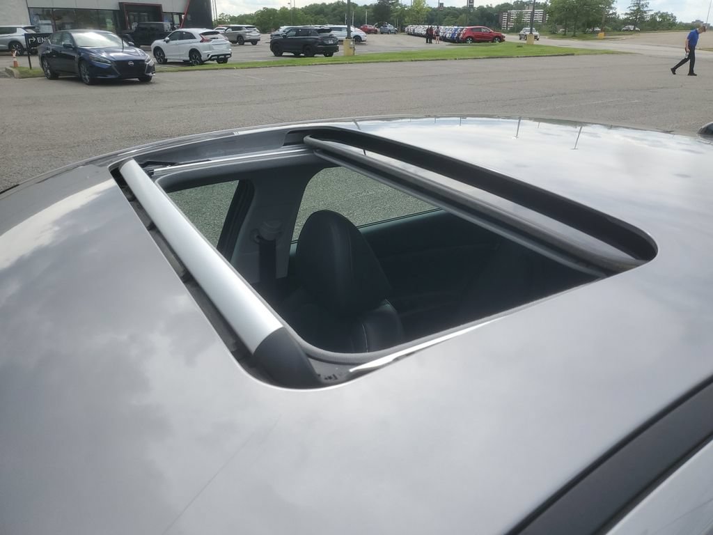 Used 2025 Hyundai Elantra Limited FWD image 29