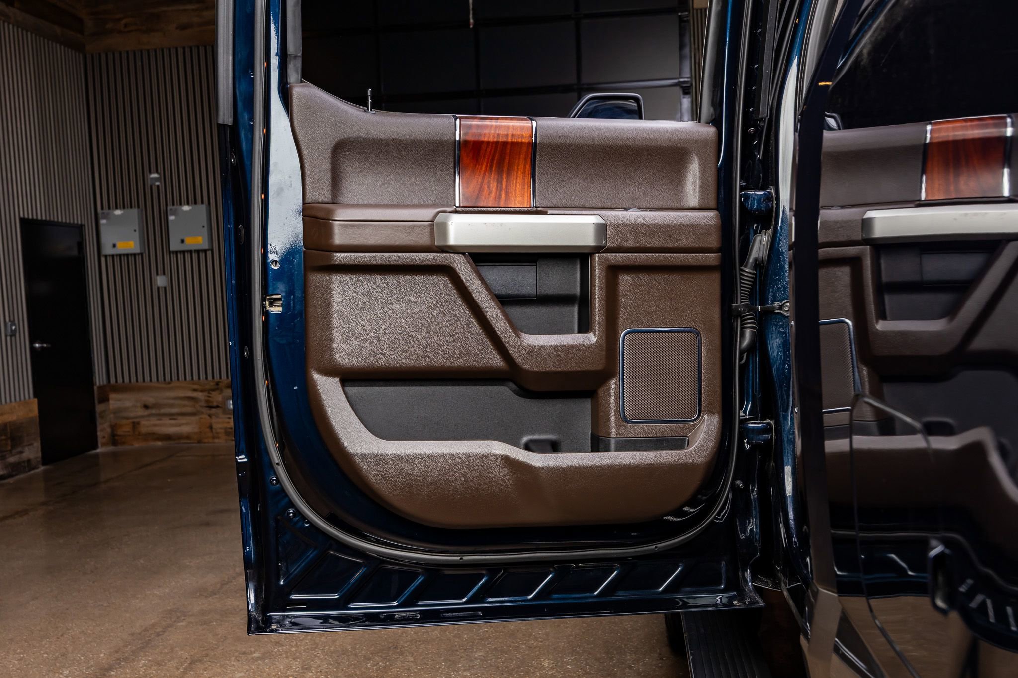 Used 2022 Ford F250 King Ranch w/ King Ranch Ultimate Package AWD/4WD image 38