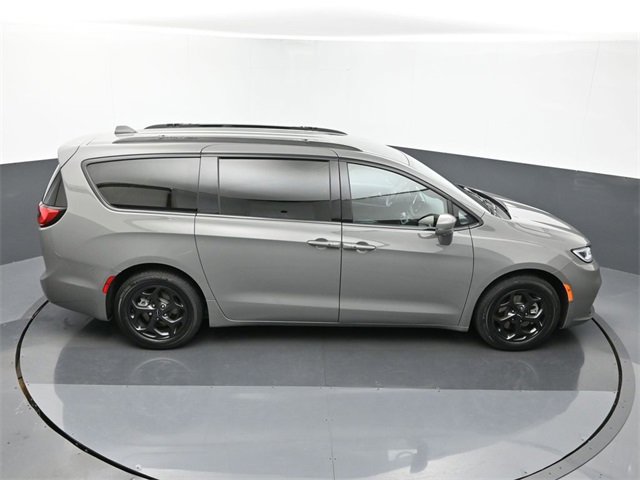 Used 2021 Chrysler Pacifica Touring-L w/ S Appearance Package image 18