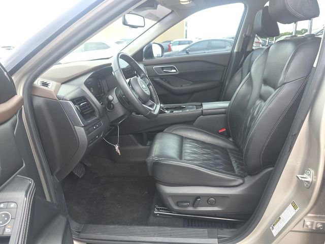 Used 2021 Nissan Rogue Platinum FWD image 3