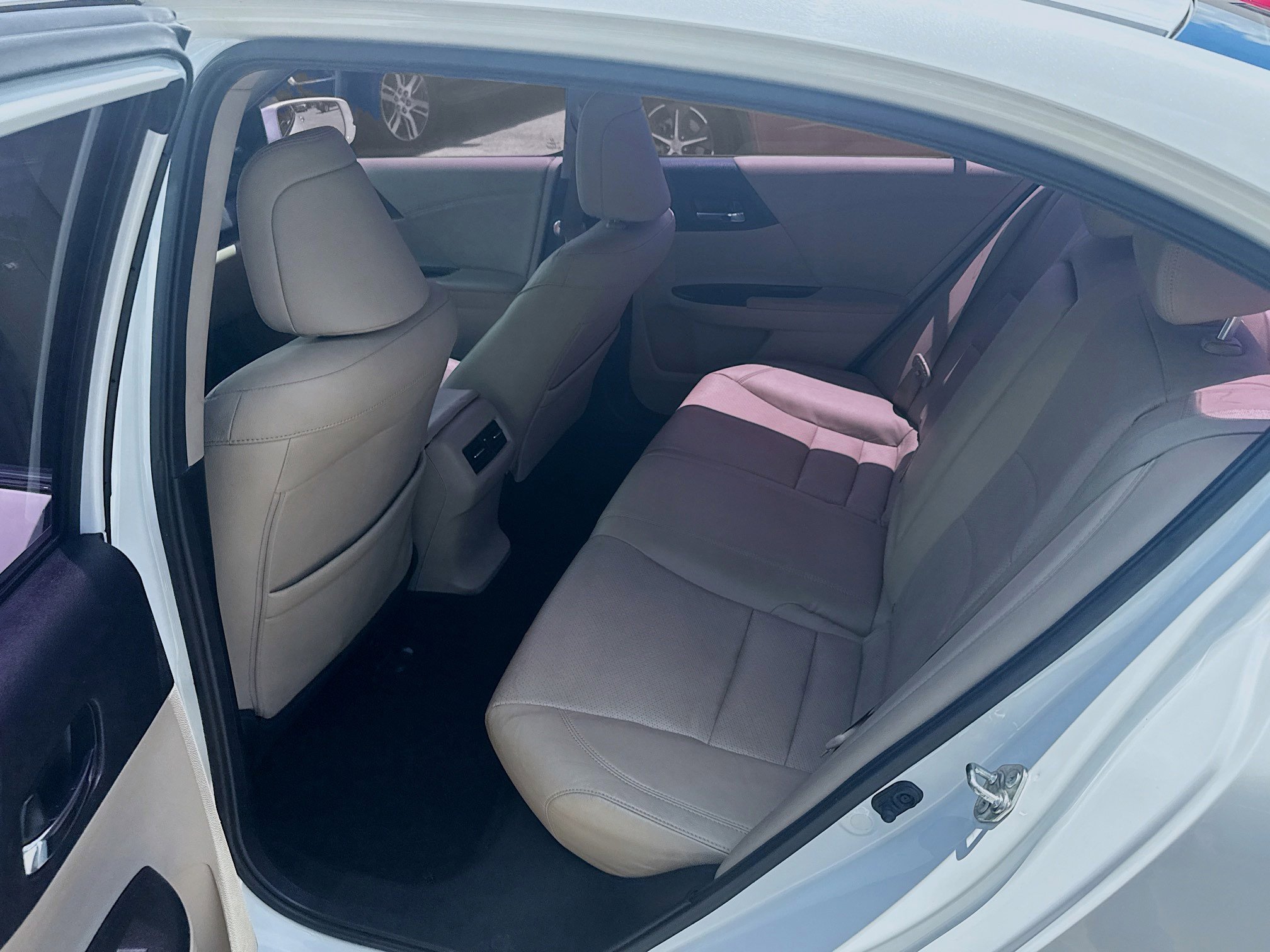 Used 2015 Honda Accord EX-L image 24