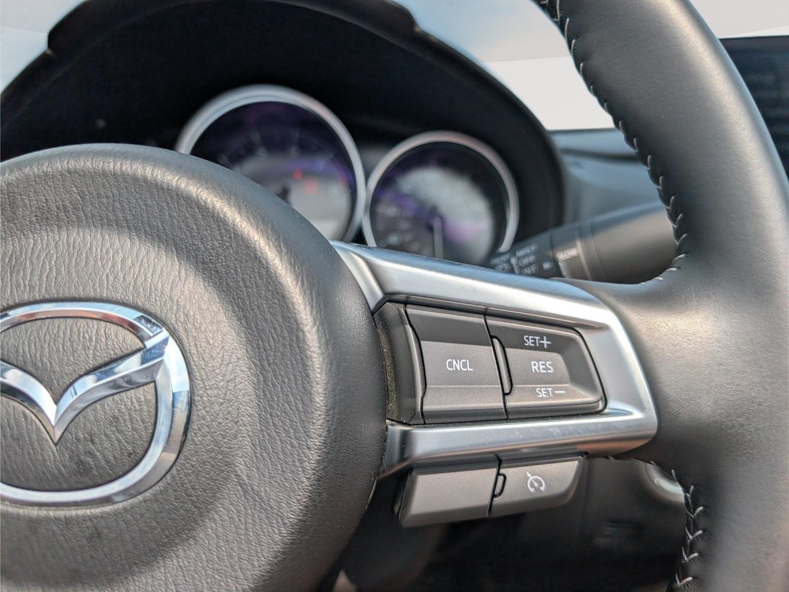 Used 2025 MAZDA MX-5 Miata Club RWD image 18