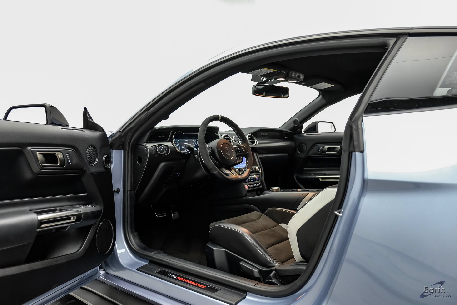 Used 2022 Ford Mustang Shelby GT500 w/ Technology Package RWD image 46
