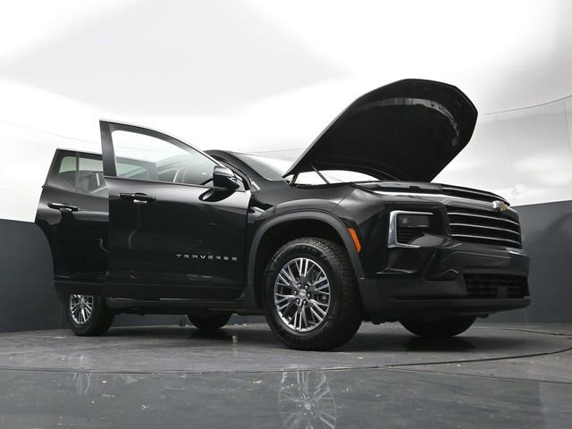 Used 2025 Chevrolet Traverse LT image 42