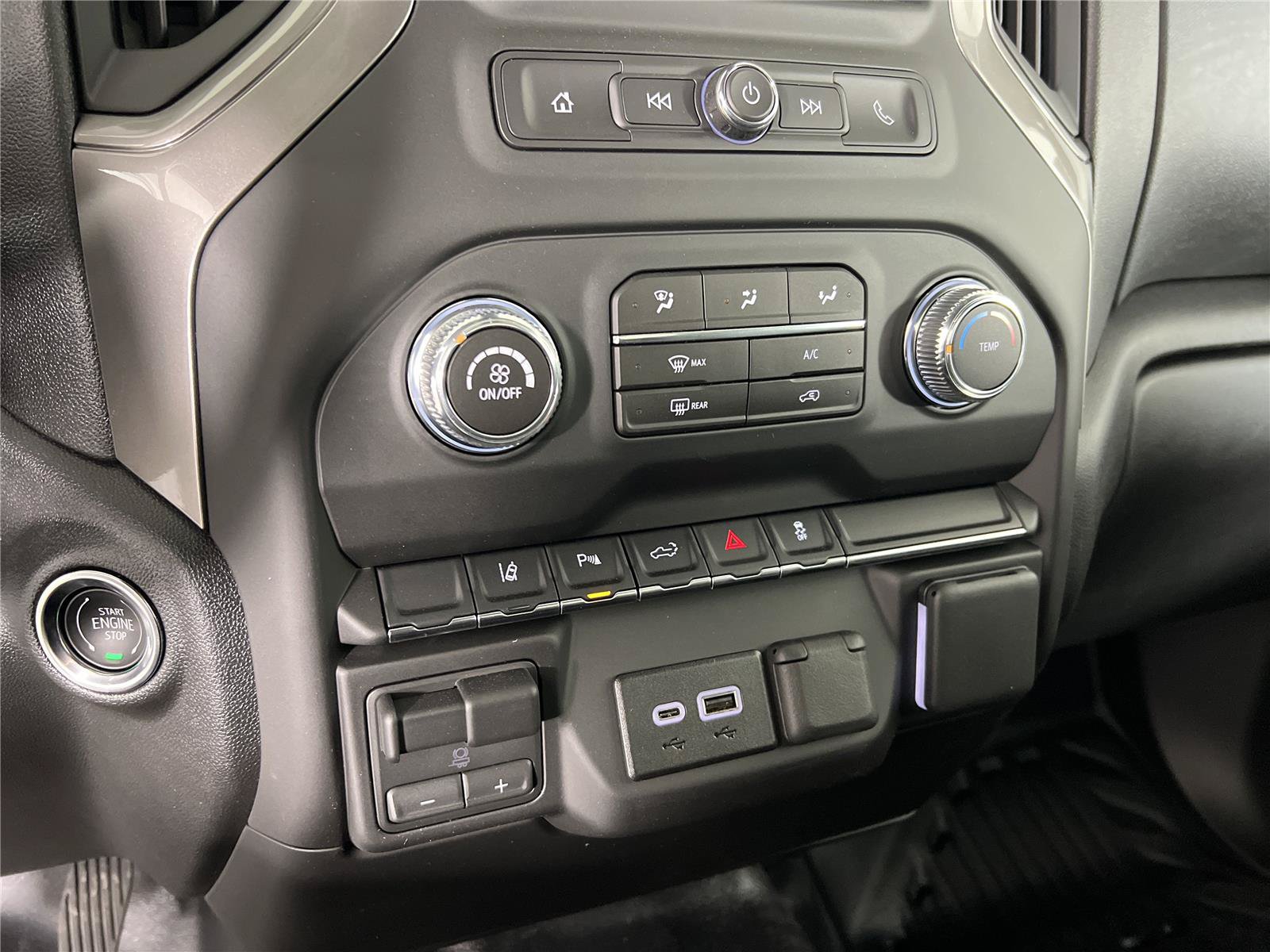 New 2026 GMC Sierra 2500 Pro w/ 1SA Pro Safety Plus Package AWD/4WD image 19