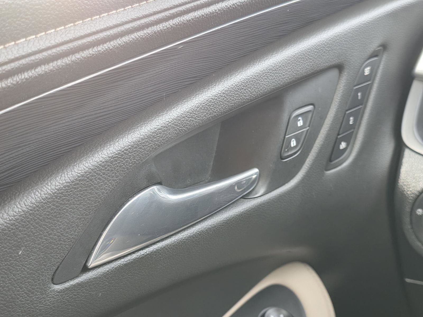 Used 2017 Buick Envision Essence image 10