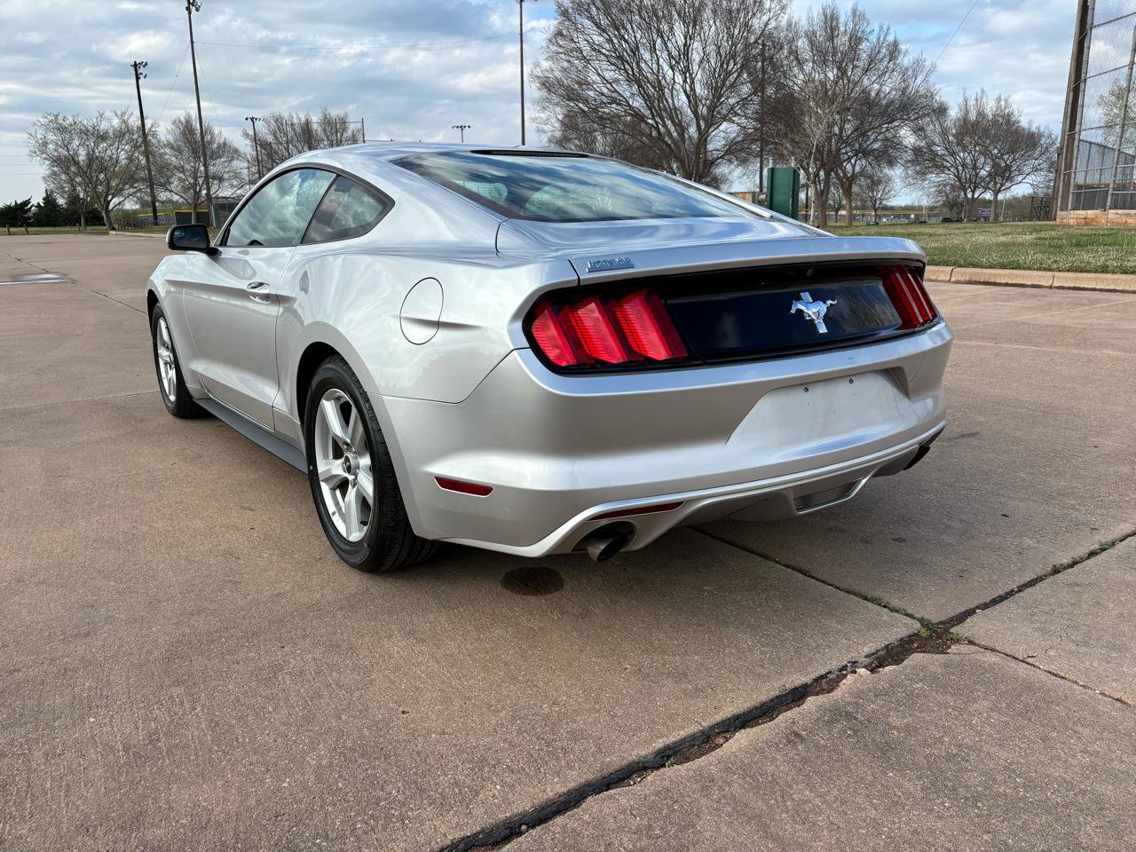 Used 2016 Ford Mustang Coupe image 7