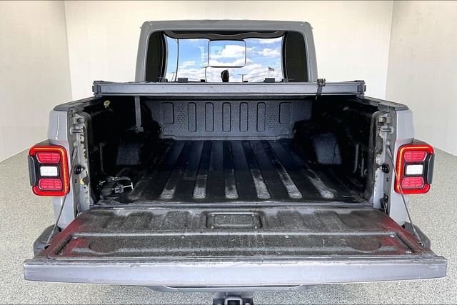 Used 2022 Jeep Gladiator Overland w/ LED Lighting Group AWD/4WD image 7