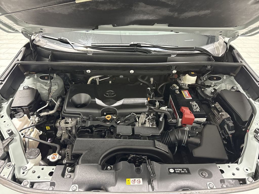 Used 2020 Toyota RAV4 XLE image 31