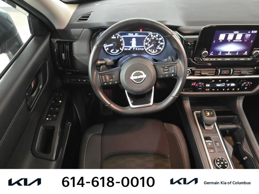 Used 2024 Nissan Pathfinder SV w/ SV Premium Package AWD/4WD image 17