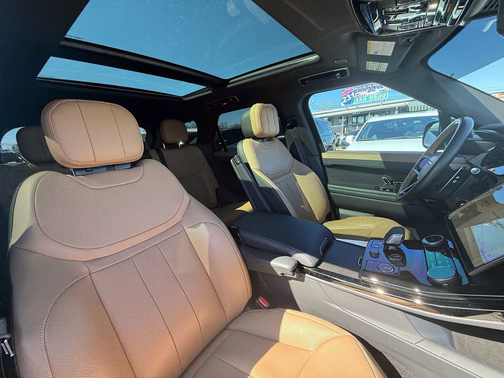 Used 2023 Land Rover Range Rover Sport SE Dynamic image 23