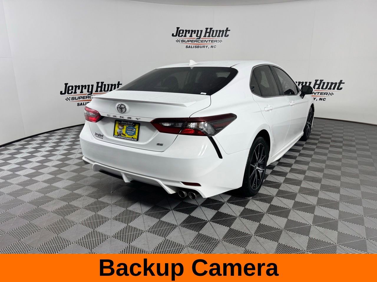 Used 2023 Toyota Camry SE image 7