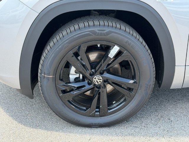 New 2026 Volkswagen Atlas Cross Sport SEL R-Line AWD/4WD image 11