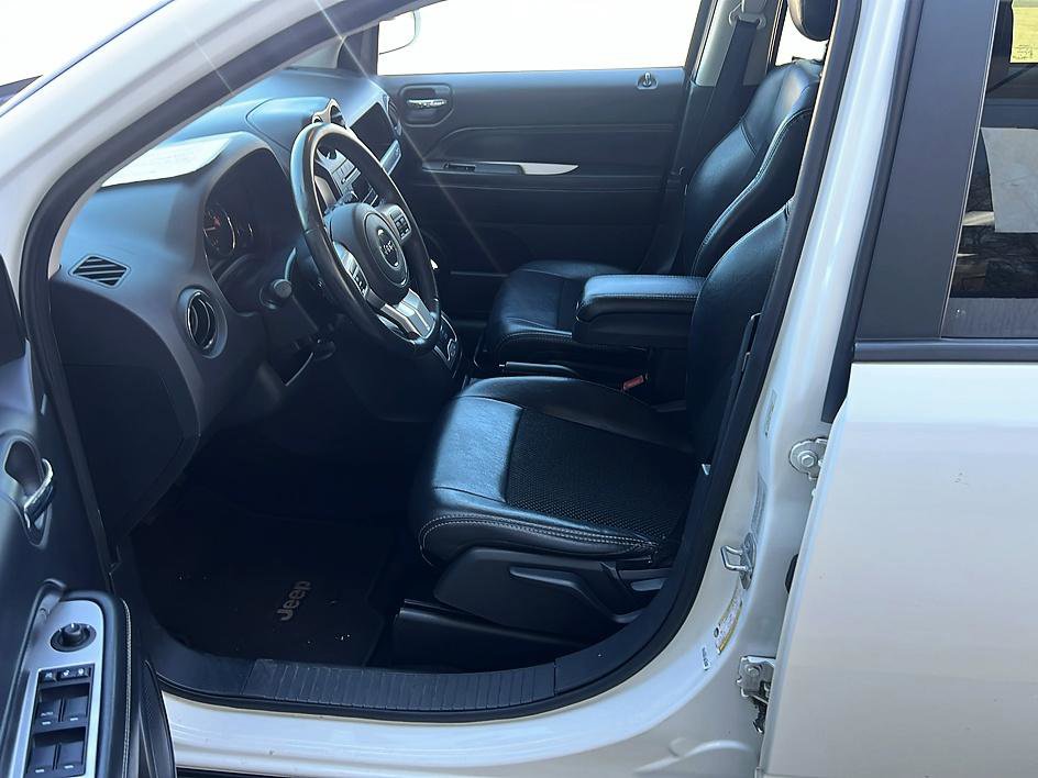 Used 2016 Jeep Compass Latitude image 15