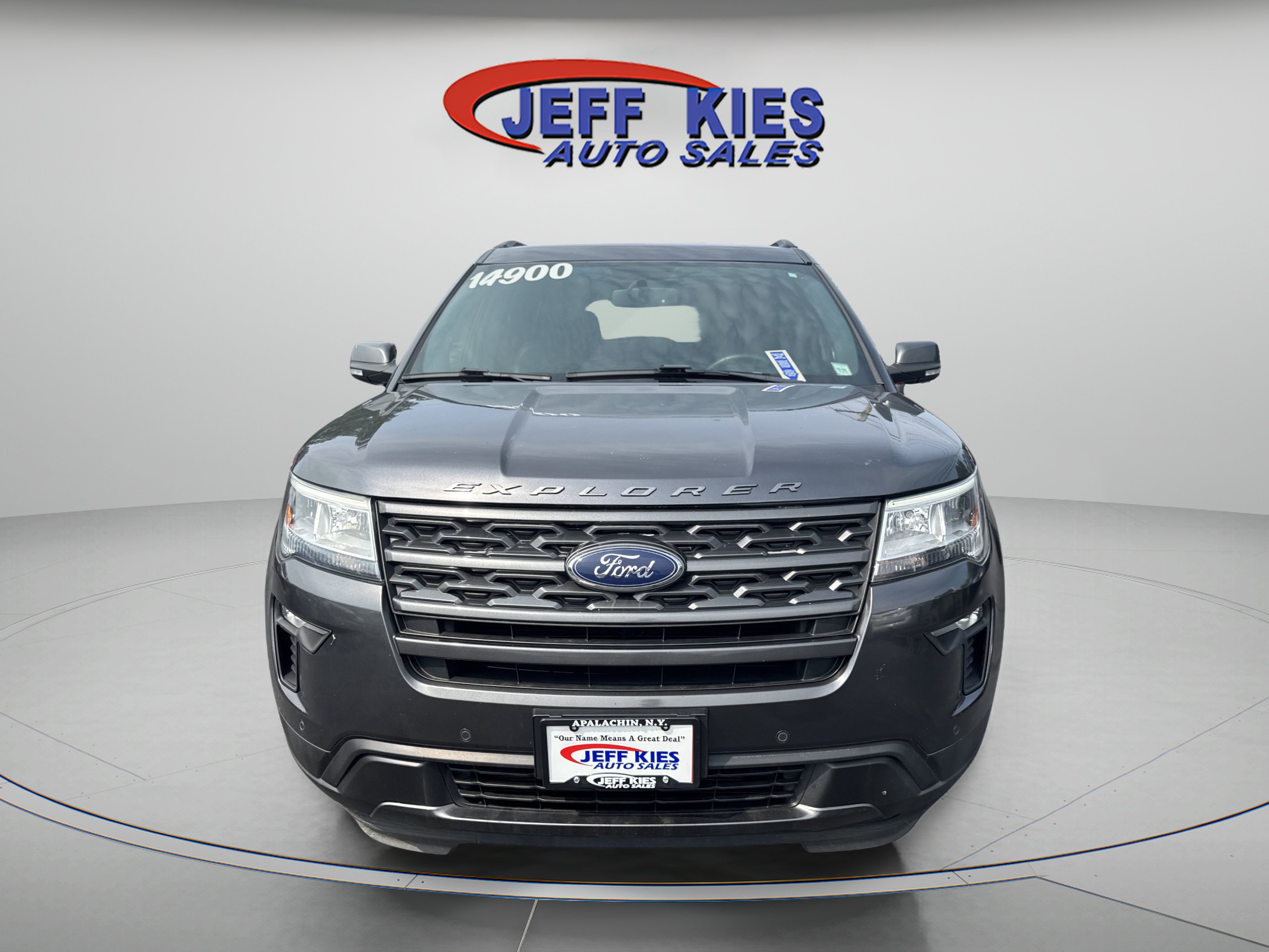 Used 2019 Ford Explorer XLT w/ Equipment Group 202A FWD image 2