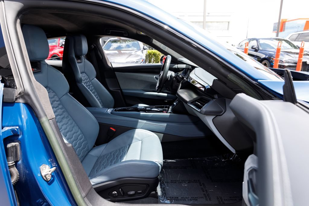 Used 2022 Audi RS e-tron GT w/ Carbon Performance Package AWD/4WD image 11