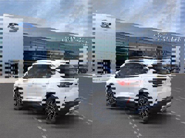 New 2023 Ford Escape SE image 4