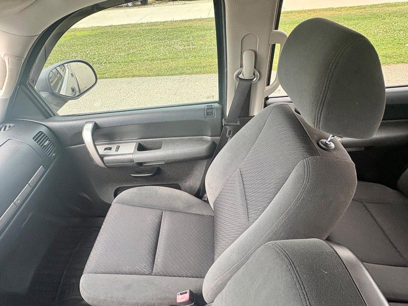 Used 2009 Chevrolet Silverado 1500 LT w/ Power Pack Plus AWD/4WD image 14