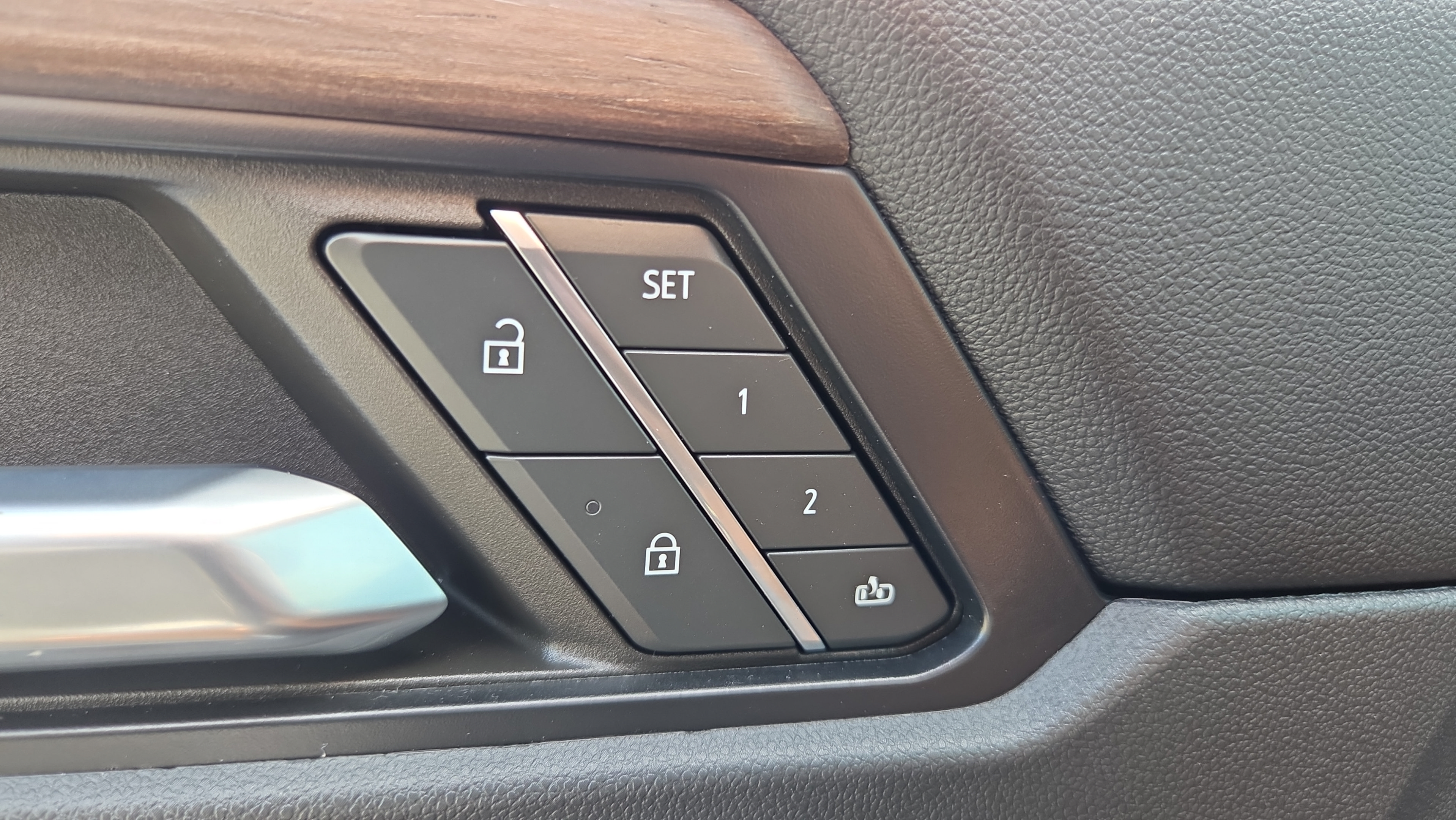 Certified 2024 GMC Acadia Denali FWD image 28