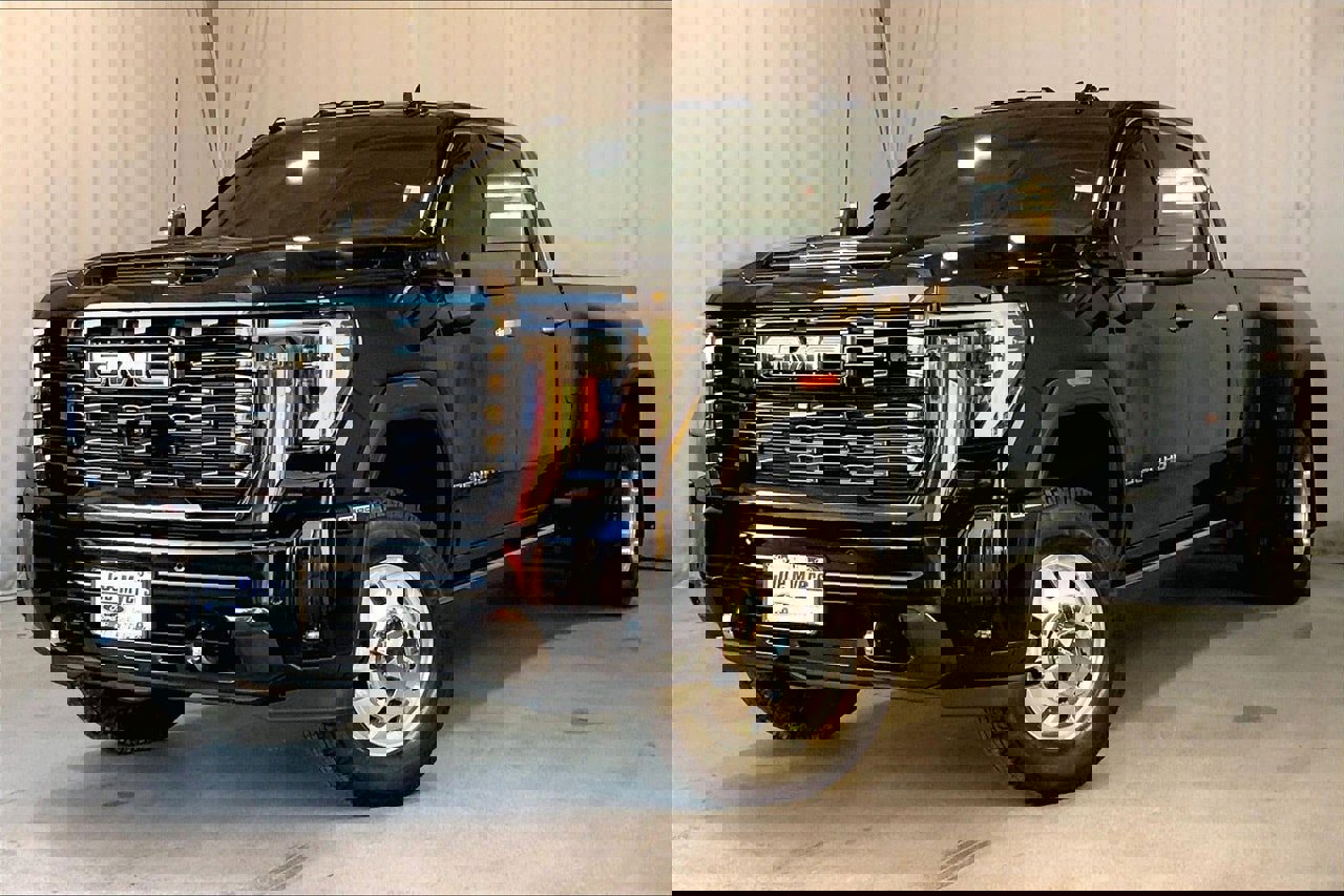 Used 2024 GMC Sierra 3500 Denali Ultimate image 12