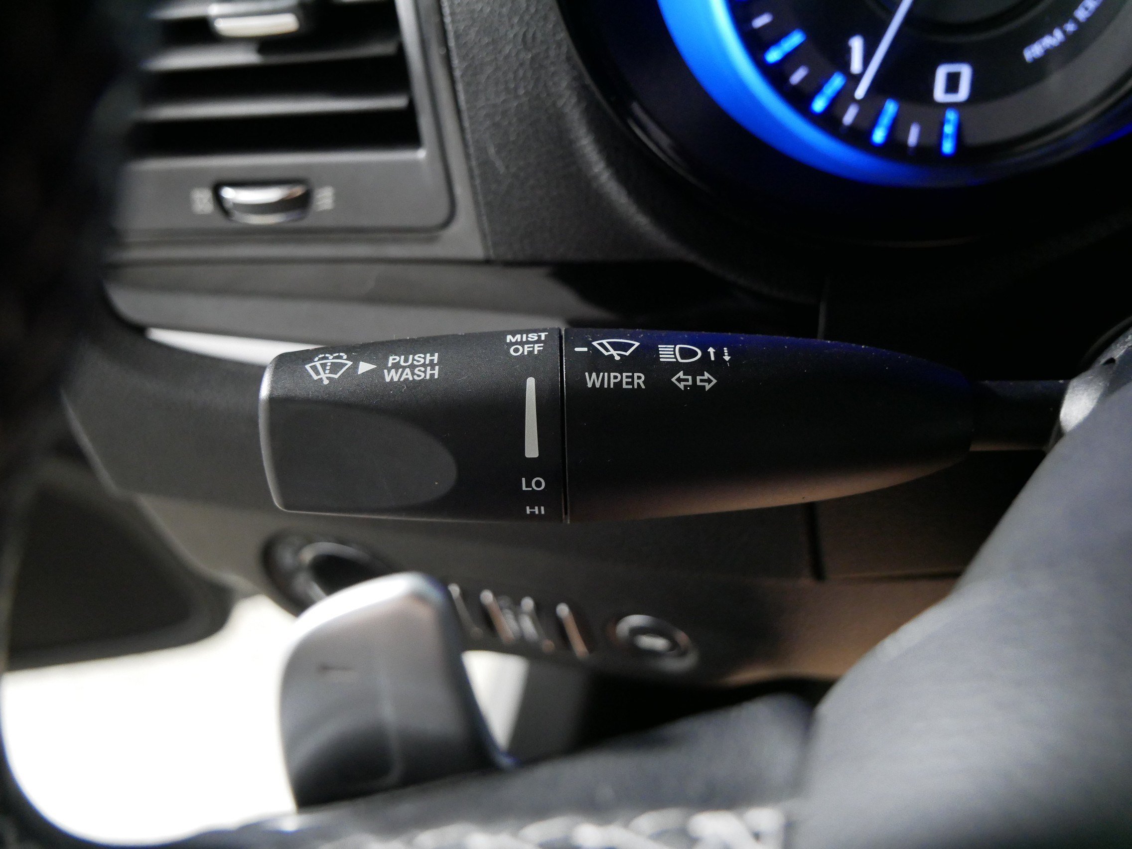 Used 2018 Chrysler 300 S AWD/4WD image 31