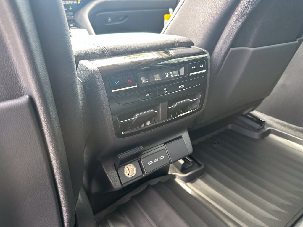 New 2026 Acura MDX SH-AWD image 18