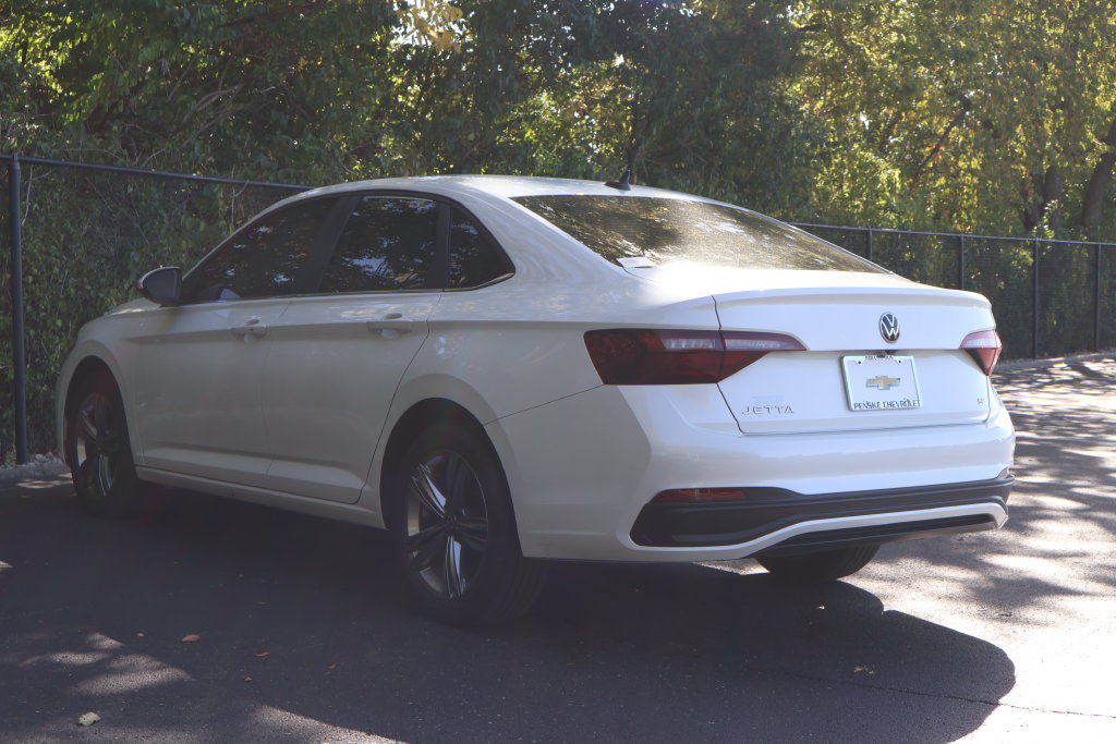 Used 2024 Volkswagen Jetta SE FWD image 6