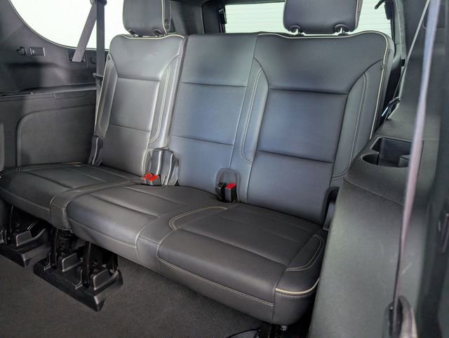 Used 2023 Chevrolet Suburban Premier image 28