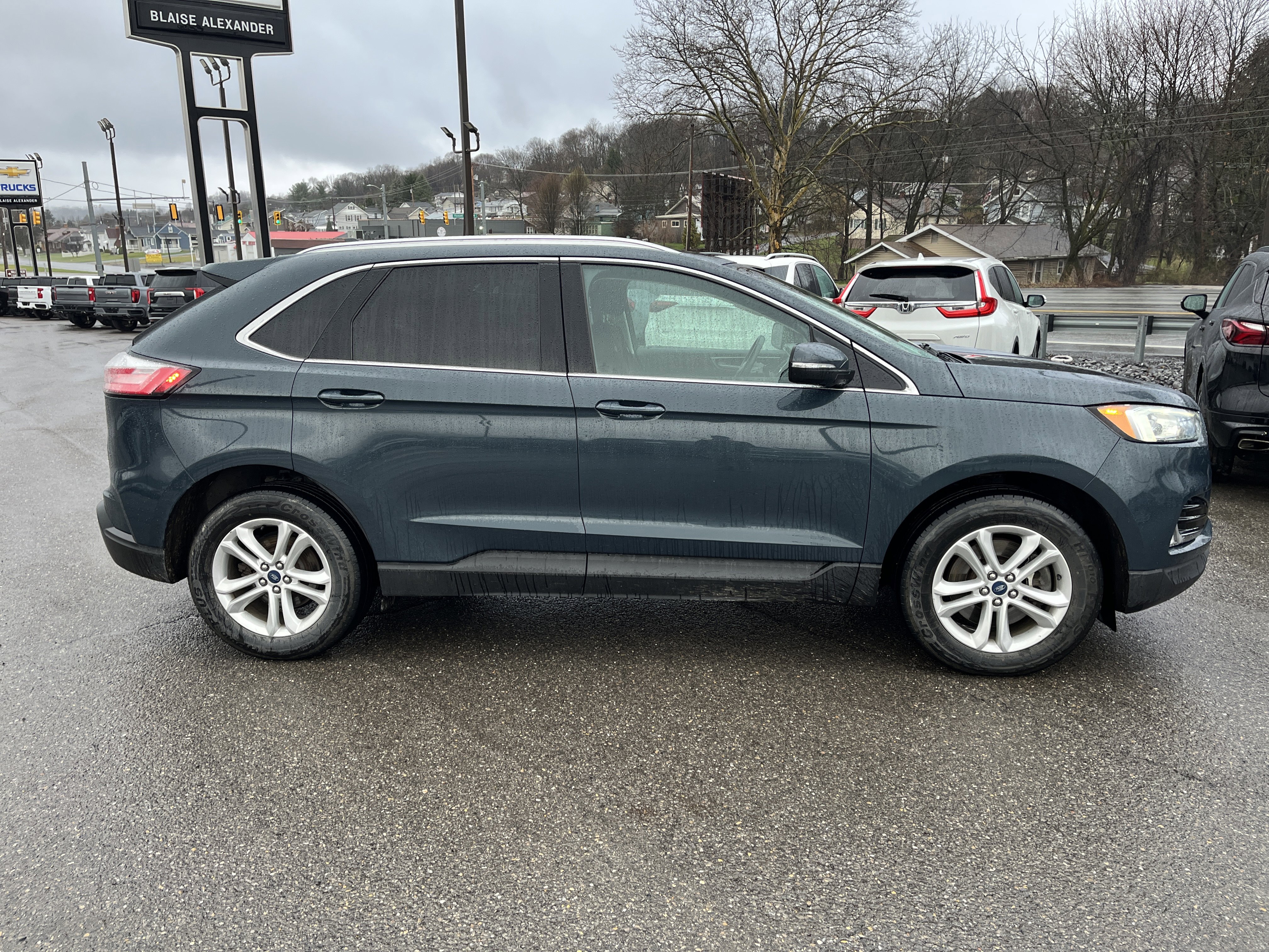 Used 2019 Ford Edge SEL w/ Equipment Group 201A image 2