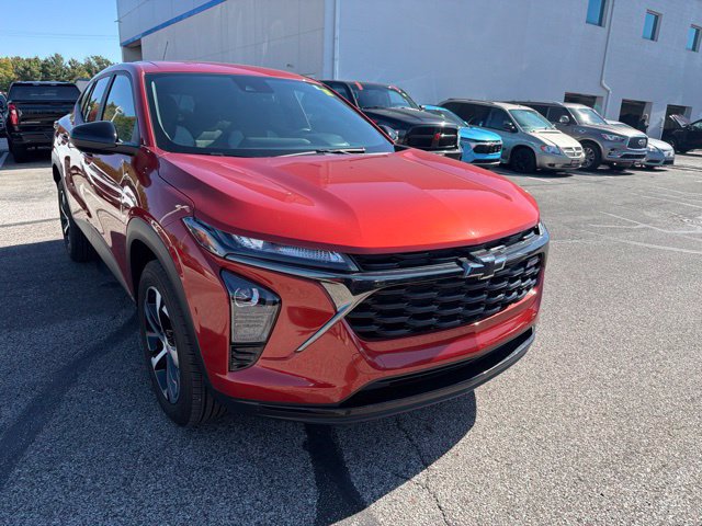 Used 2024 Chevrolet Trax RS FWD image 4