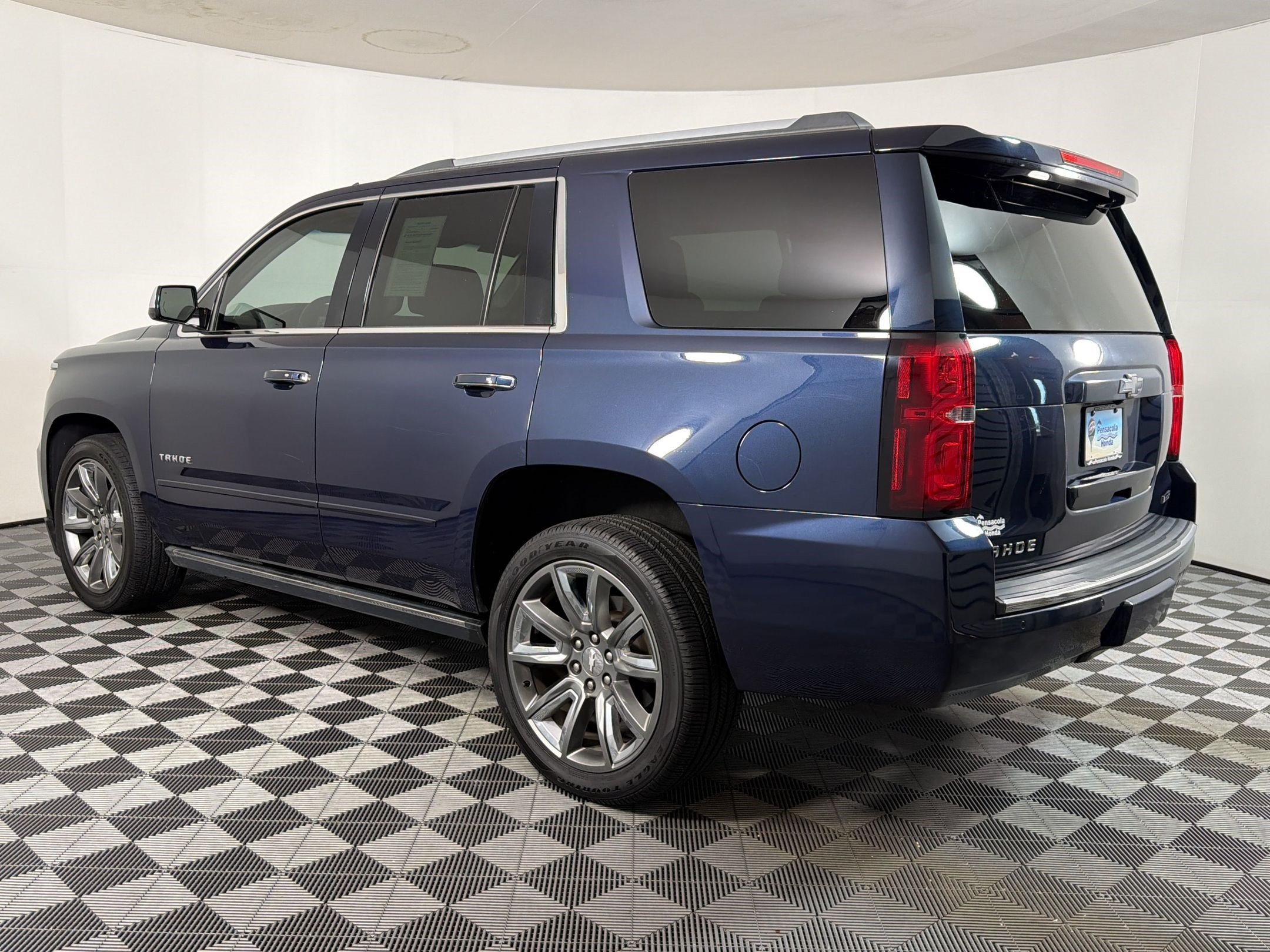 Used 2018 Chevrolet Tahoe Premier w/ Max Trailering Package AWD/4WD image 2