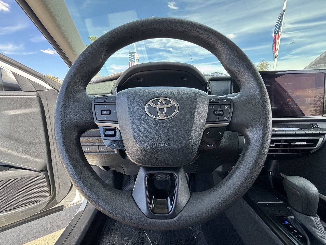 Used 2025 Toyota Camry LE FWD image 25
