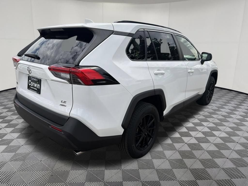 Used 2019 Toyota RAV4 LE w/ Carpet Mat Package AWD/4WD image 8