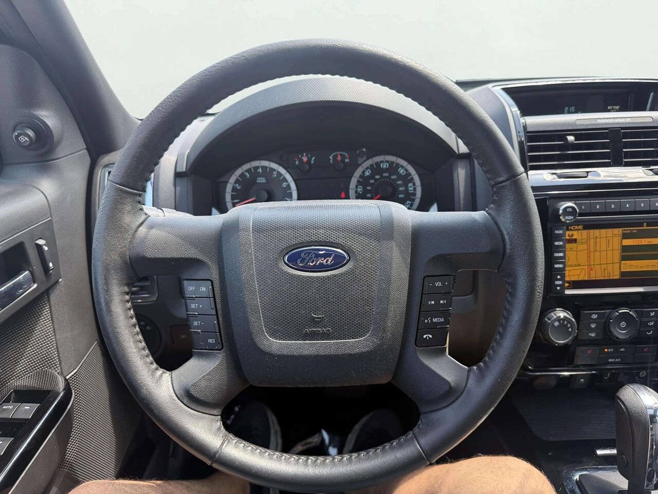 Used 2010 Ford Escape Limited AWD/4WD image 16