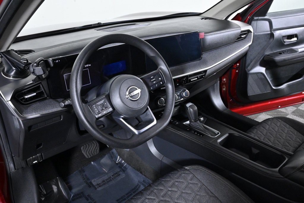 Certified 2025 Nissan Kicks SV AWD/4WD image 10