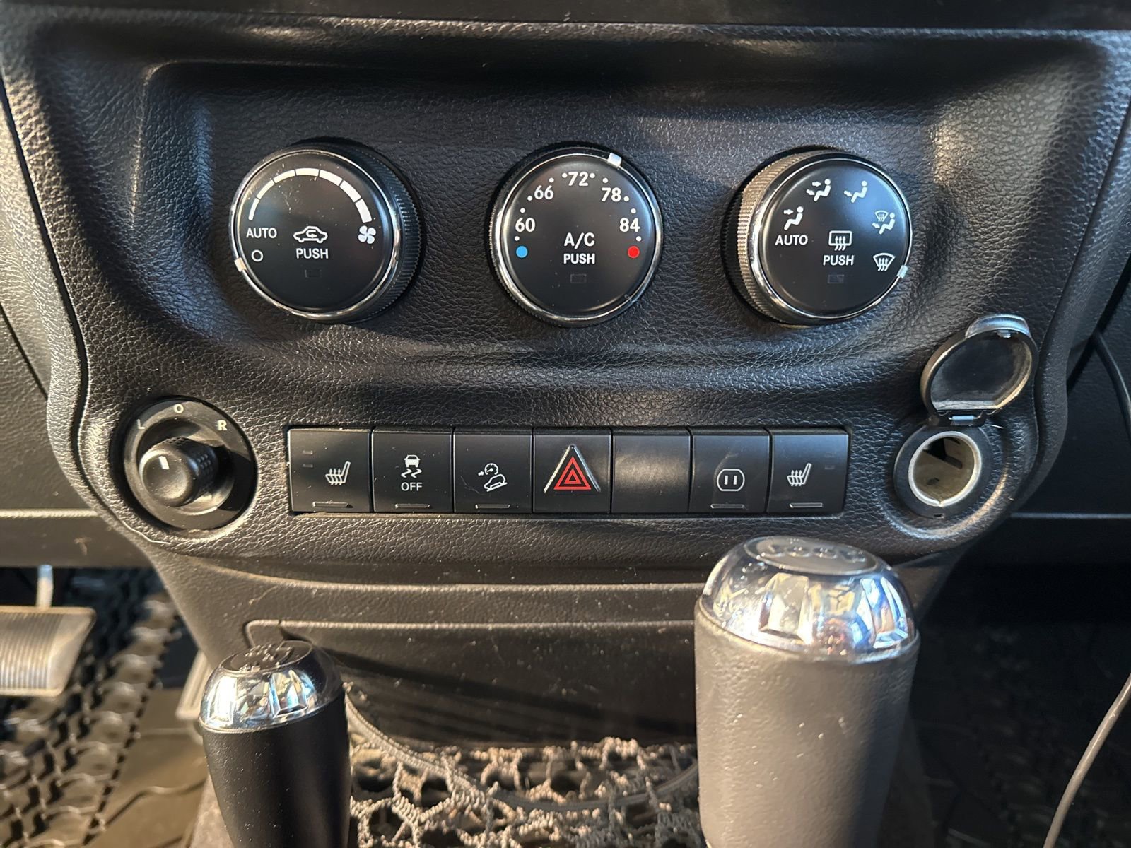 Used 2012 Jeep Wrangler Unlimited Sahara w/ Dual Top Group image 23