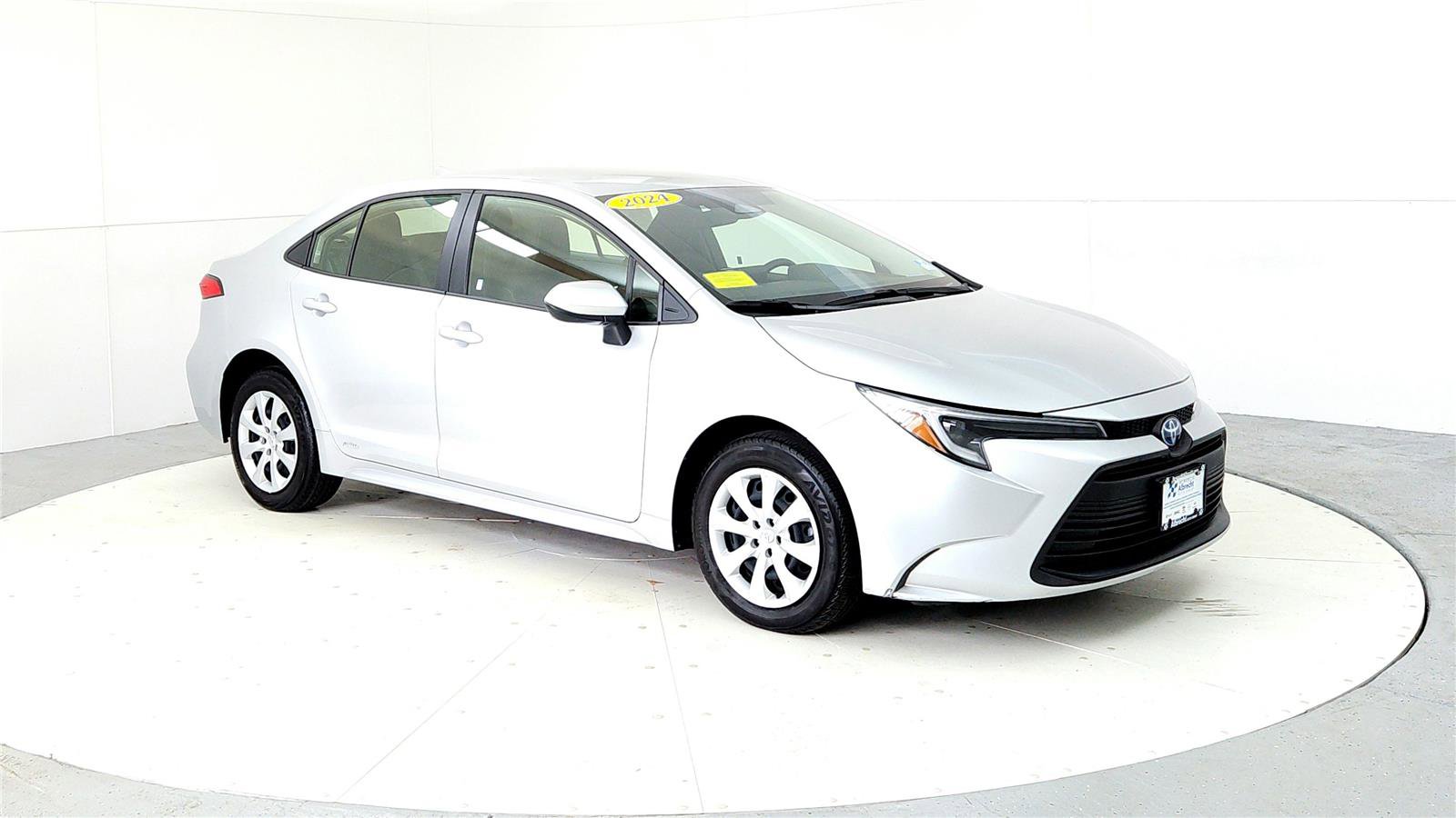 Used 2024 Toyota Corolla LE image 7