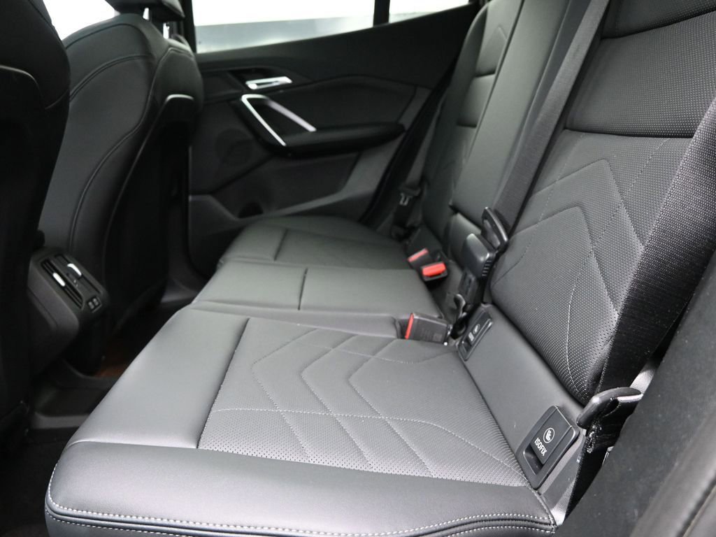 Certified 2025 BMW X2 xDrive28i image 16