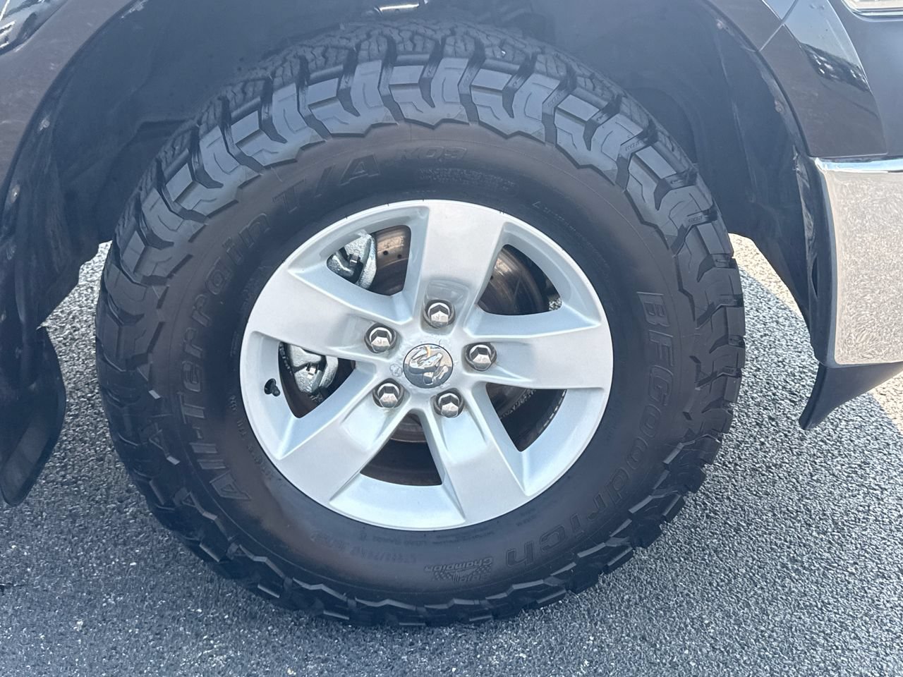 Used 2017 RAM 1500 ST w/ SXT Appearance Group AWD/4WD image 9