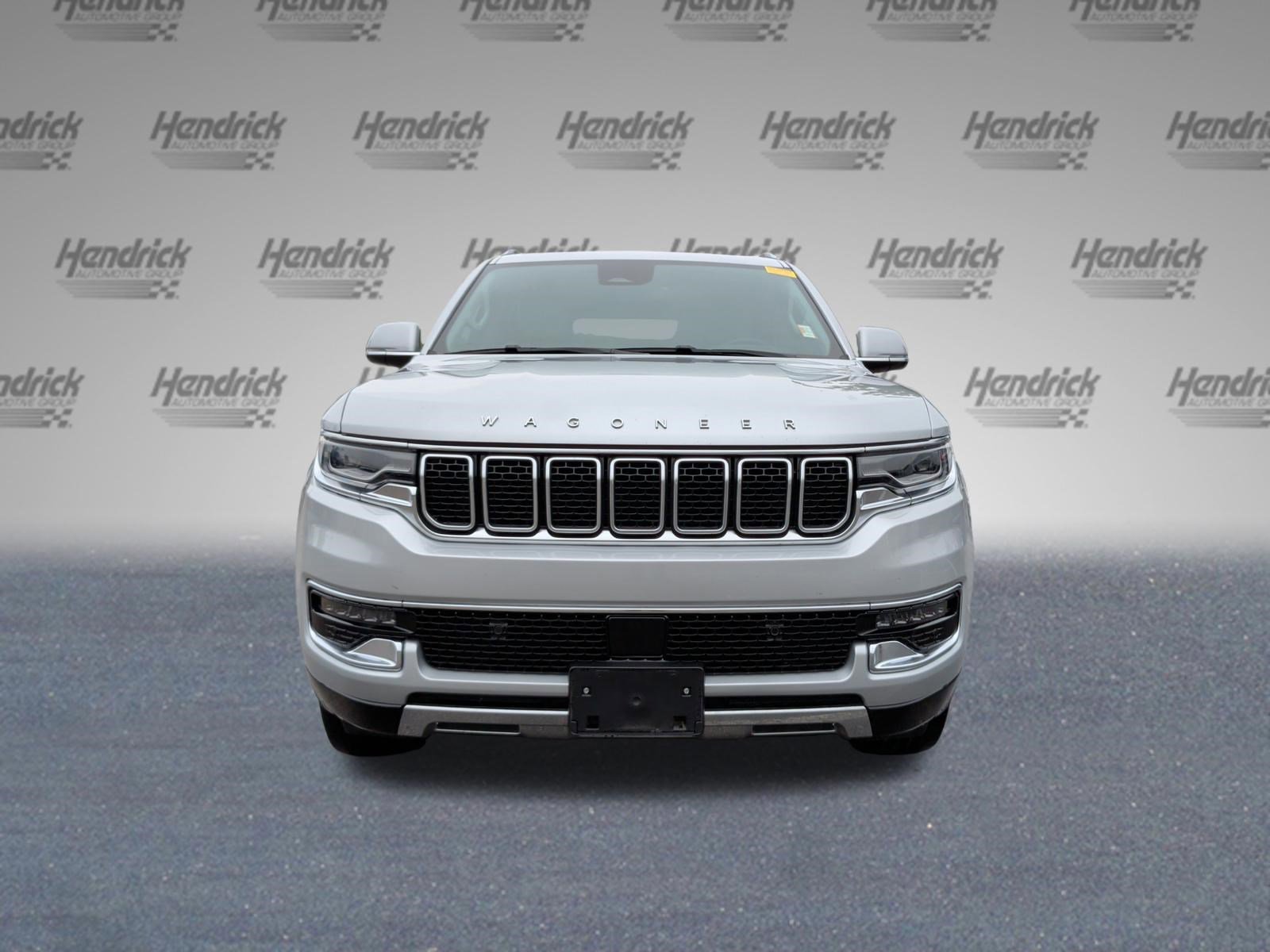 Used 2022 Jeep Wagoneer Series III w/ Premium Group I AWD/4WD image 5