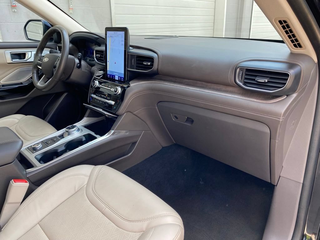 Used 2023 Ford Explorer Platinum w/ Technology Package AWD/4WD image 43