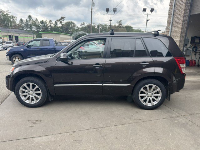 Used 2013 Suzuki Grand Vitara Limited AWD/4WD image 6