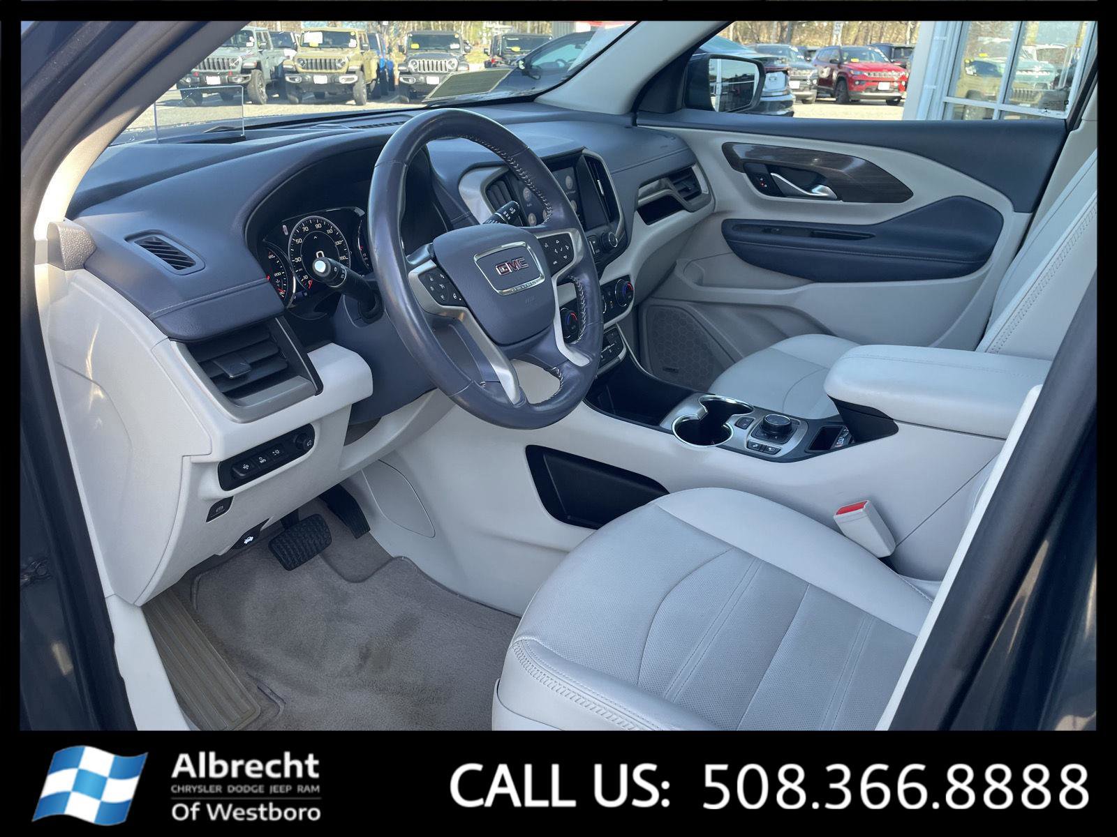 Used 2022 GMC Terrain Denali w/ Denali Premium Package image 9