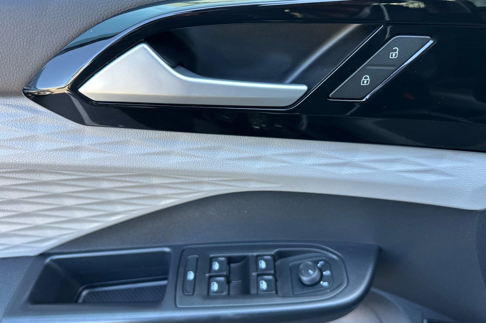 Certified 2022 Volkswagen Taos S w/ IQ Drive S Package image 11