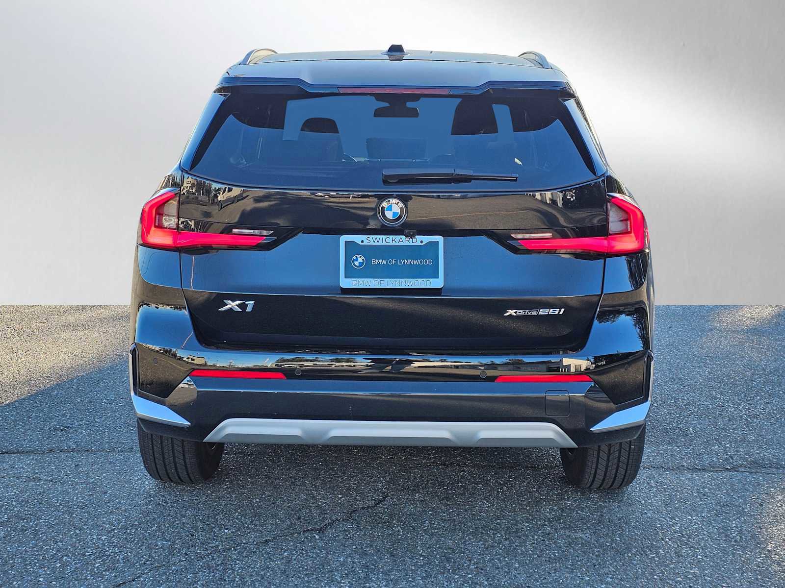 Used 2023 BMW X1 xDrive28i w/ Convenience Package image 4