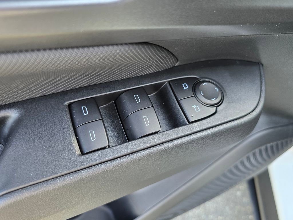 Used 2025 Chevrolet Equinox EV LT FWD image 23