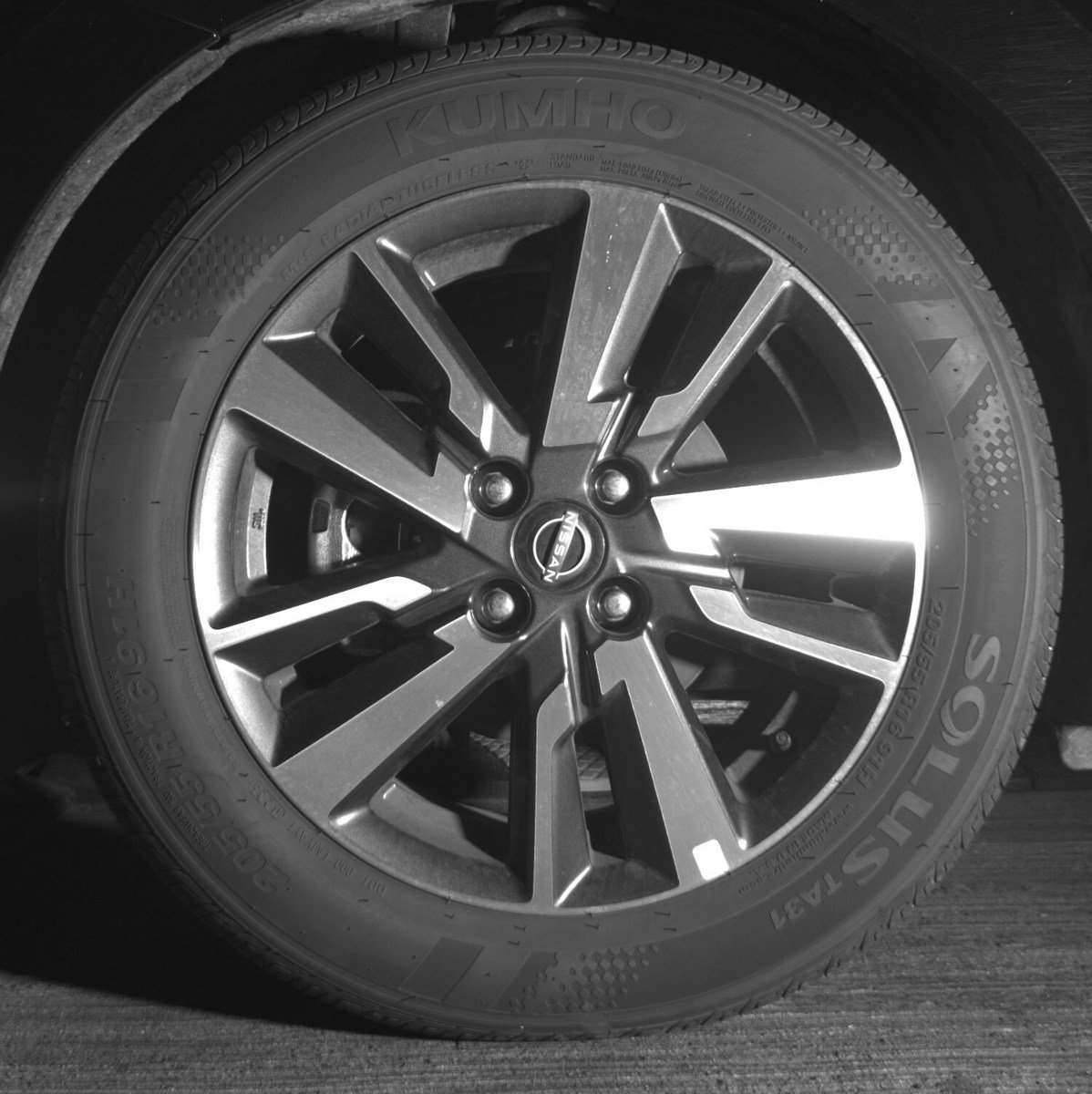 Used 2025 Nissan Versa SV image 9