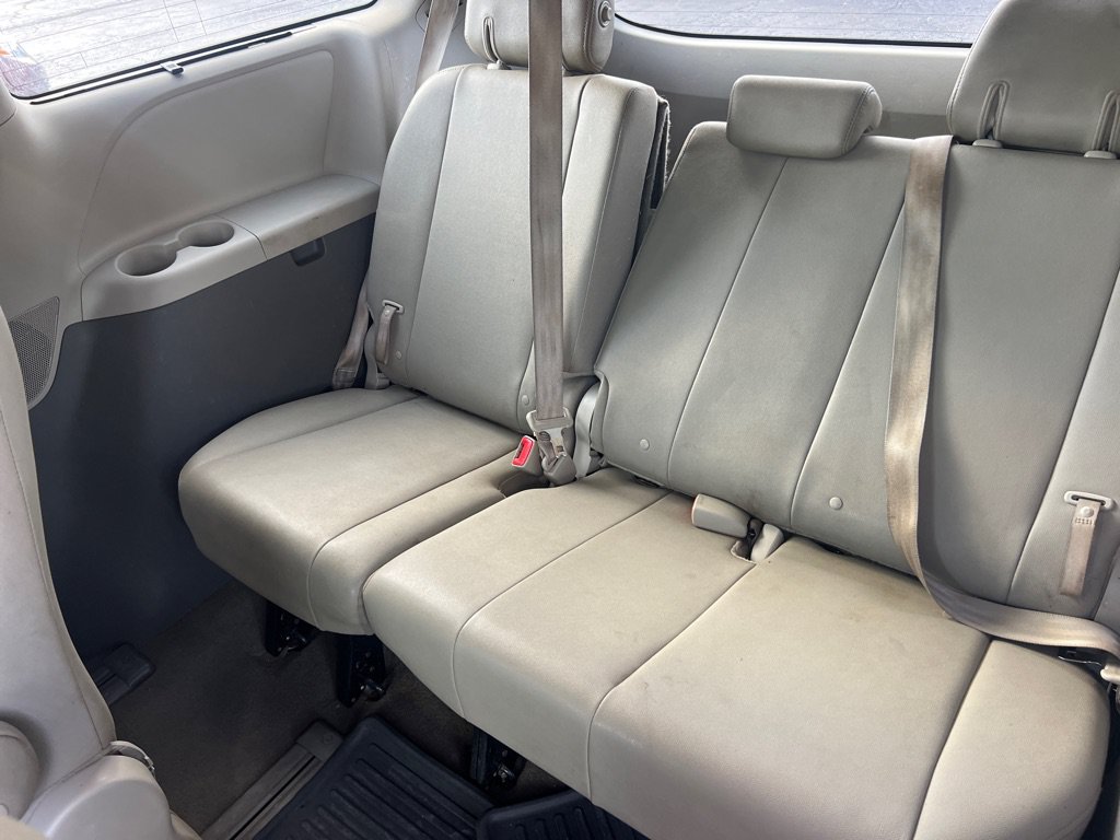 Used 2020 Toyota Sienna XLE AWD/4WD image 13