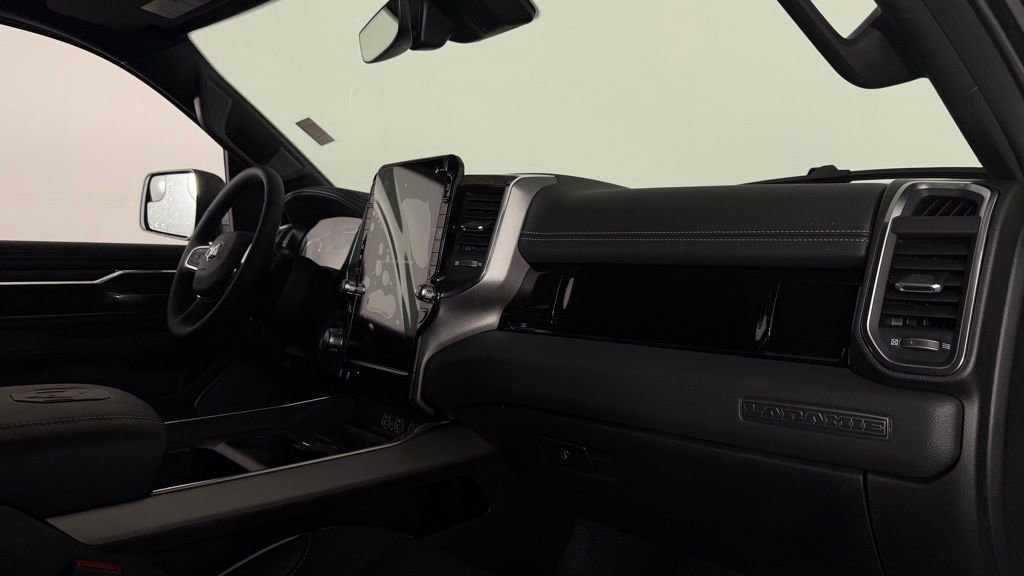 New 2026 RAM 1500 Laramie AWD/4WD image 29