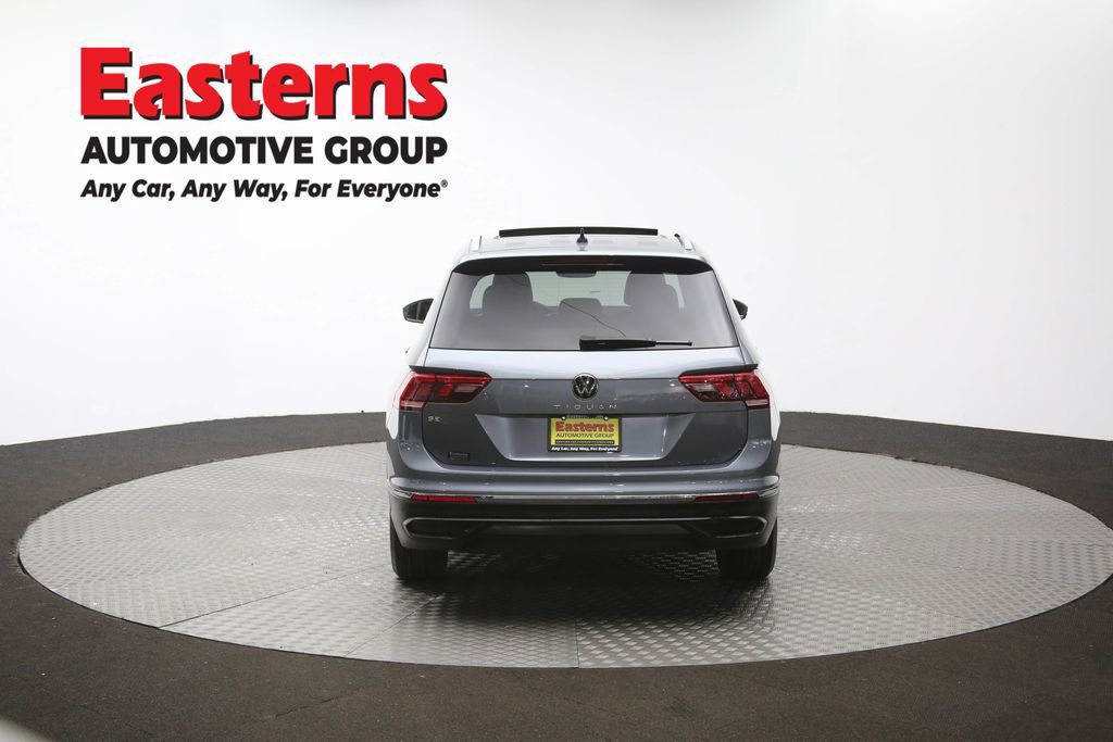 Used 2022 Volkswagen Tiguan SE w/ Panoramic Sunroof Package image 37